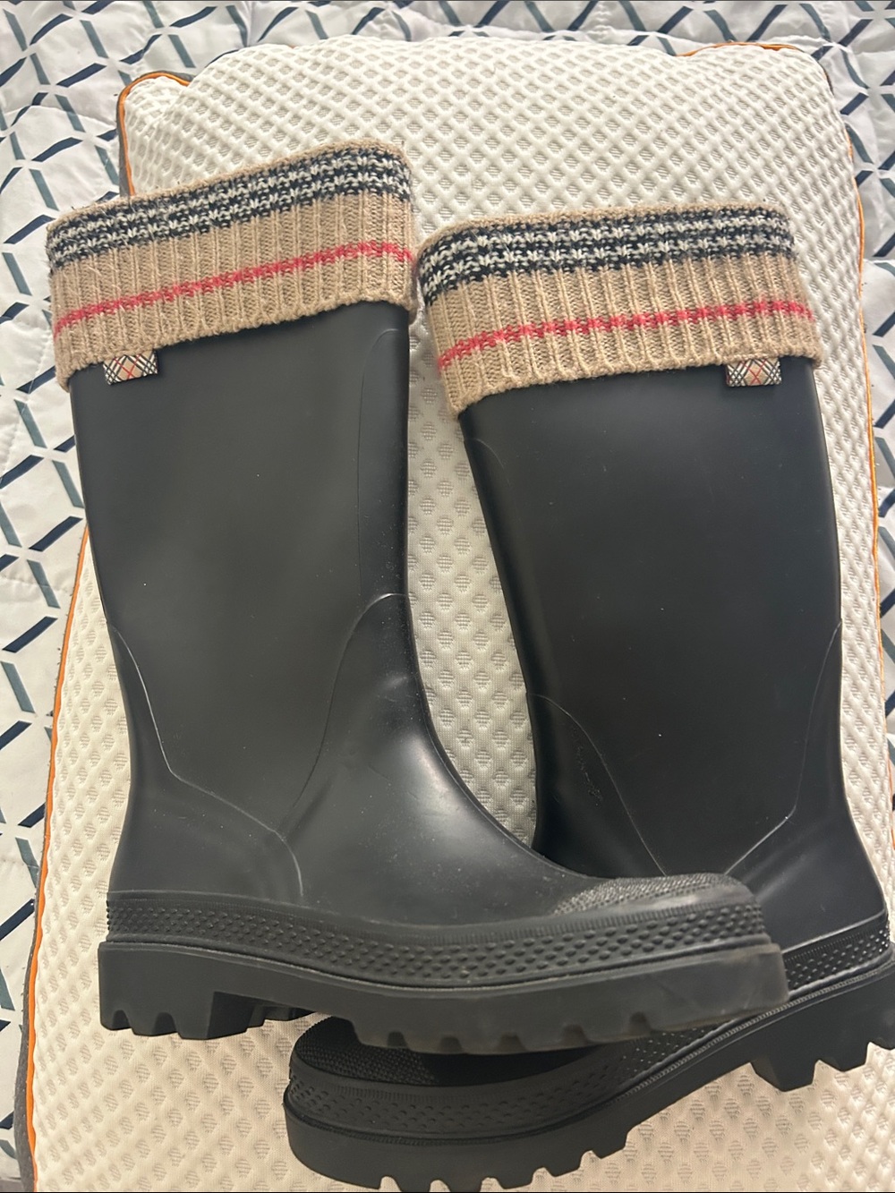 Burberry Black Rain Boots with Knit Beige Cuff and Red Stripe size 7- SALE - Picture 4 of 7